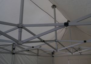 Verschillen stalen & aluminium easy up partytenten
